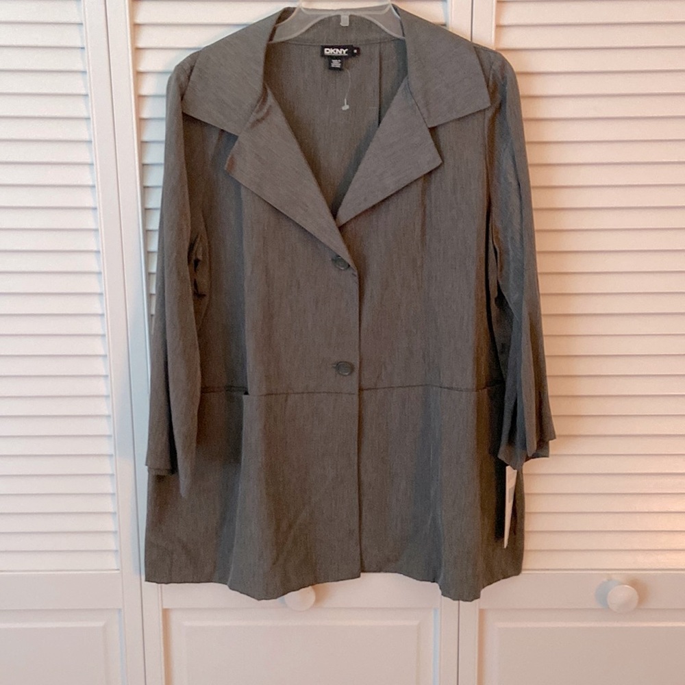 NWT DKNY two button A-line jacket with 3/4 sleeve,hidden pockets! Heather color!